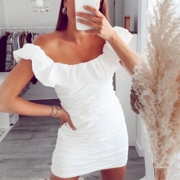 Blogger Favorite Zara White Ruched Mini Dress, M - Picture 2 of 5